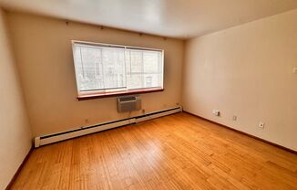 1 bed, 1 bath, $995, Unit 102