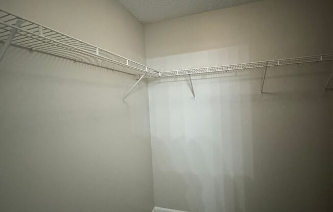 2 beds, 2 baths, 1,000 sqft, $1,275, Unit 315-302