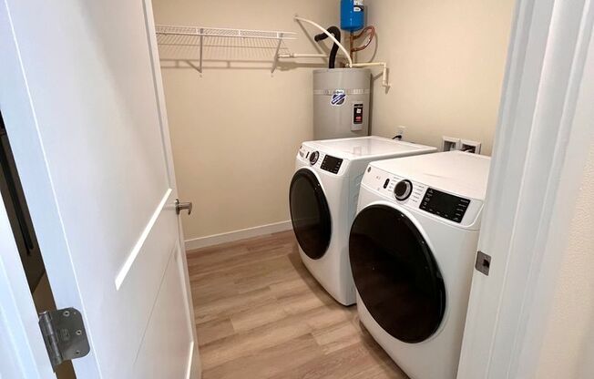 1 bed, 1 bath, 800 sqft, $1,600, Unit E106