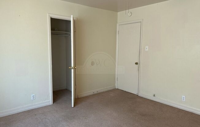 2 beds, 1 bath, $895