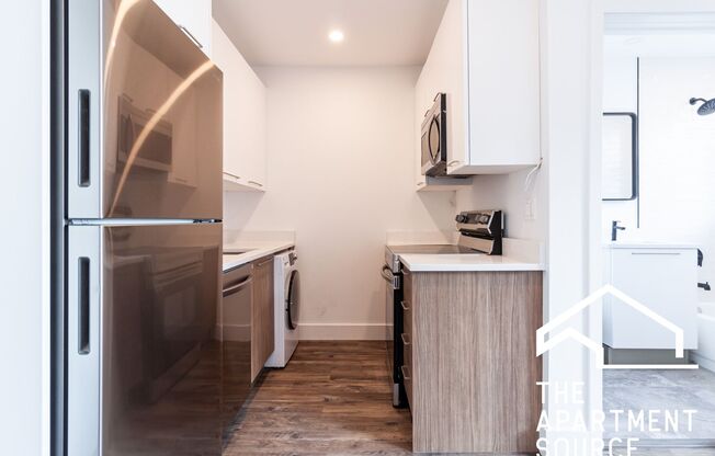 Gut-rehabbed 1 bedroom in Uptown!