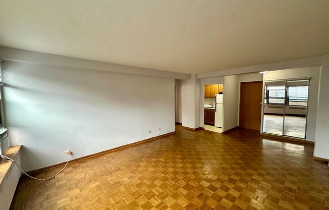 1 bed, 1 bath, 700 sqft, $1,700, Unit 418-0409