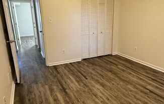 2 beds, 1 bath, 940 sqft, $1,100, Unit 113B