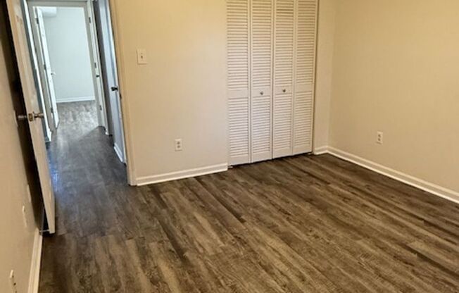 2 beds, 1 bath, 940 sqft, $1,100, Unit 113B