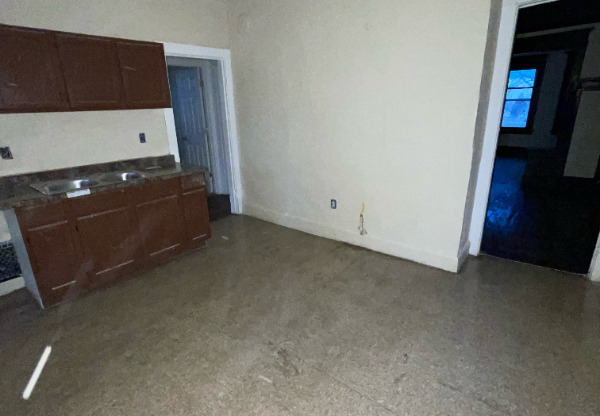 2417 N 33 ST