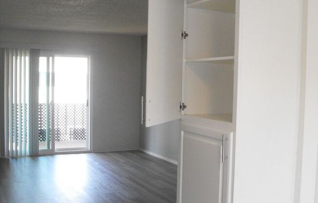 2 beds, 1.5 baths, 900 sqft, $2,467, Unit Unit 05Q