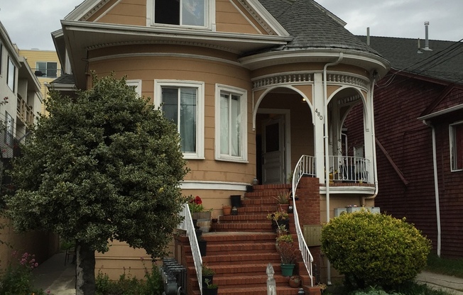 480 37th Street