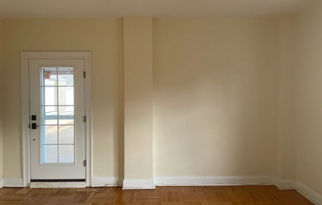 1 bed, 1 bath, 768 sqft, $2,450, Unit Royal York 1106