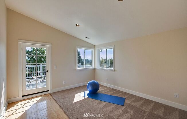 5 beds, 3.5 baths, $3,900