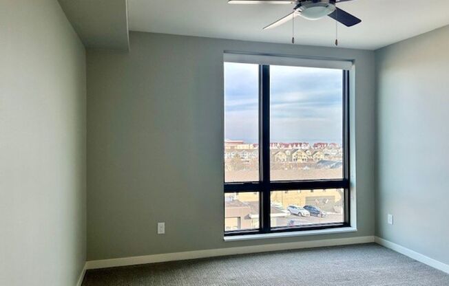 2 beds, 2 baths, 990 sqft, $2,125, Unit 422