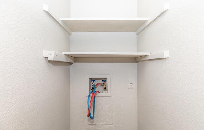 2 beds, 2 baths, 924 sqft, $1,090