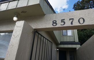 2 Bedroom Townhome Near NAS