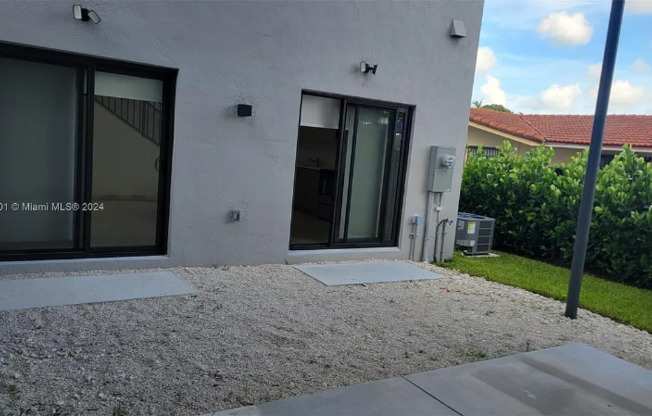 135 SW 114 AVE