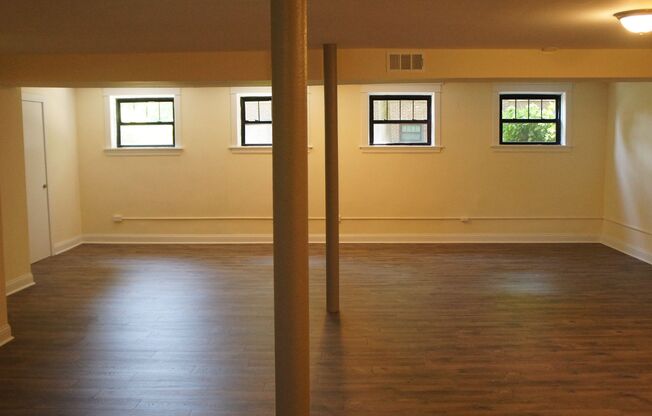 1 bed, 1 bath, 1,244 sqft, $1,995, Unit 2526-G