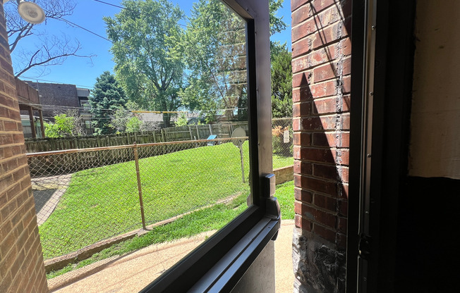 Studio, 1 bath, 400 sqft, $805, Unit 303