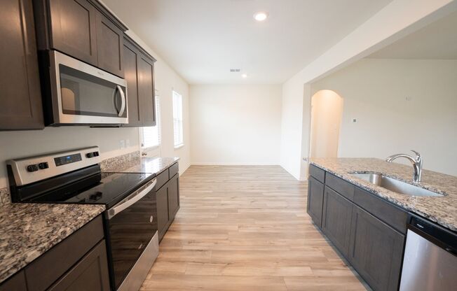 Newly built home in Seagoville!