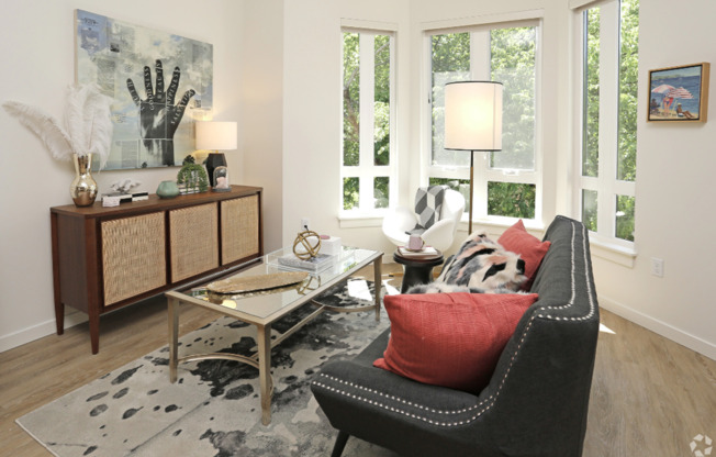 1 bed, 1 bath, 636 sqft, $1,595, Unit 604