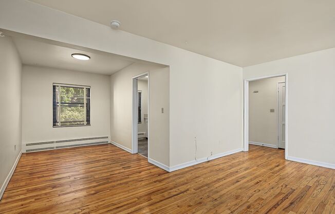 1 bed, 1 bath, 700 sqft, $1,595, Unit B306