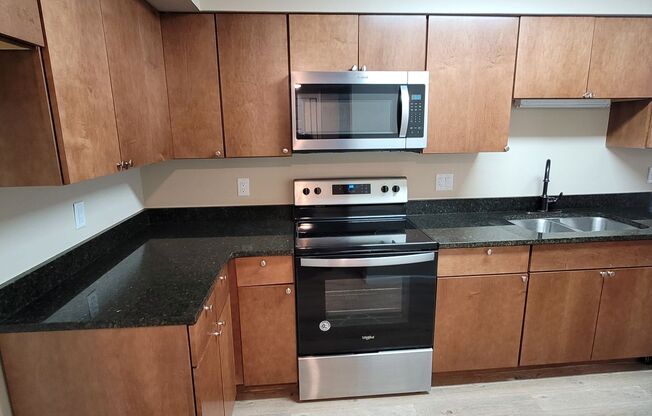 2 beds, 2 baths, 1,075 sqft, $1,295, Unit 312