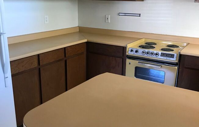 2 beds, 1 bath, 900 sqft, $995, Unit 3