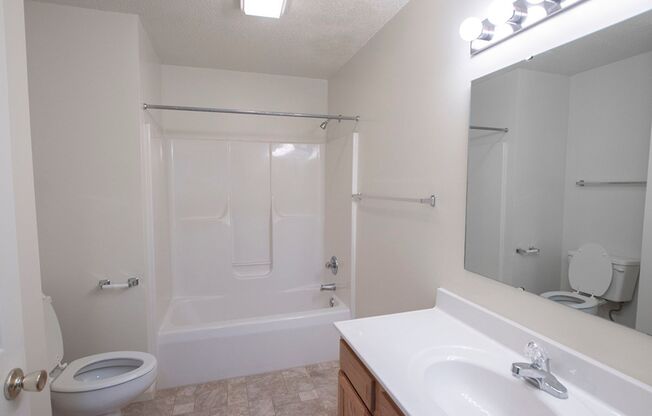 1 bed, 1 bath, 660 sqft, $1,220, Unit 301-7-107