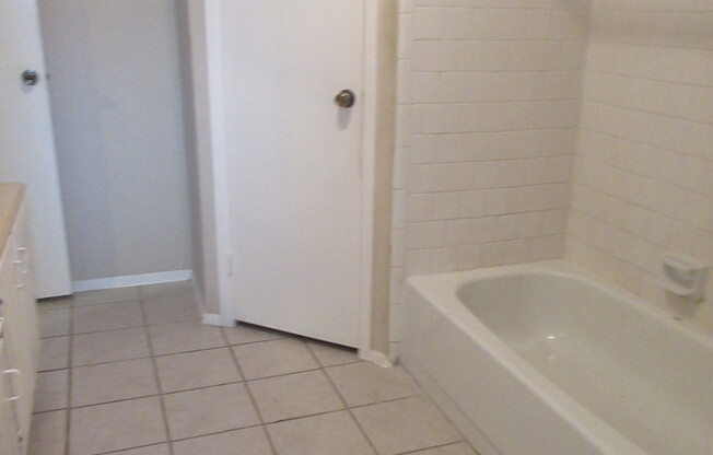 2 beds, 2 baths, $1,600