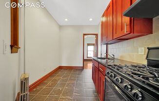 2 beds, 1.5 baths, $2,975, Unit 4L