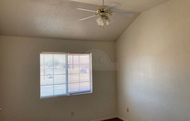 2 beds, 1.5 baths, $749, Unit 4107 Gus Dr Unit C