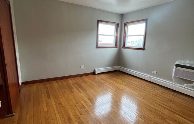 1 bed, 1 bath, $1,000, Unit 28