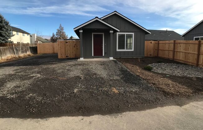 152- 957, 959 NW Oak Ave