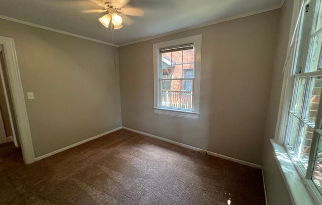 2 beds, 1 bath, $1,045