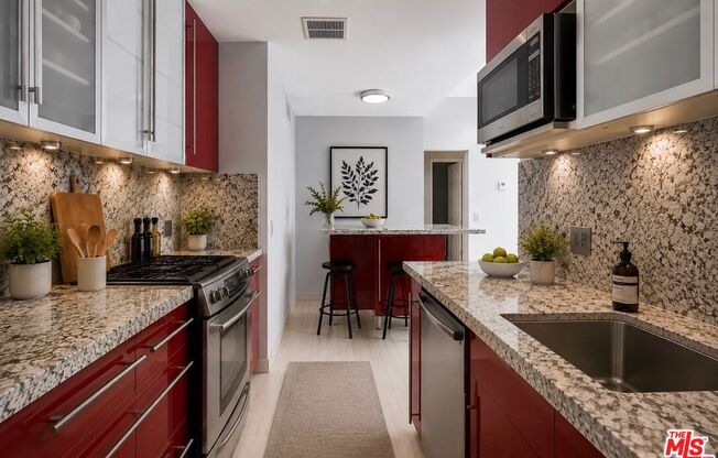 2 beds, 1.8 baths, 974 sqft, $4,200, Unit 1002