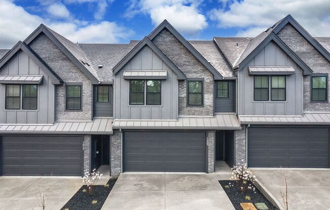 Luxury Townhome for Lease at the Courtyards at Hidden Crest - 7009 NE 132nd Way