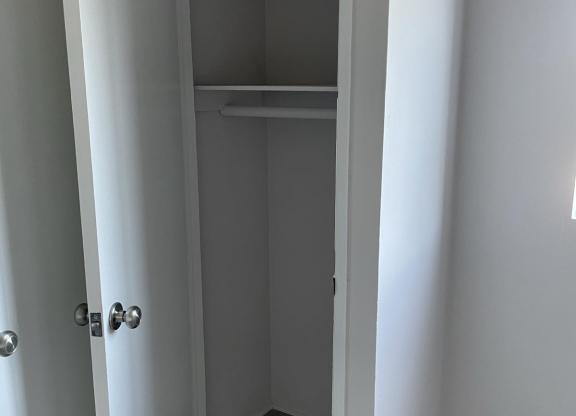 2 beds, 1 bath, 1,000 sqft, $1,995