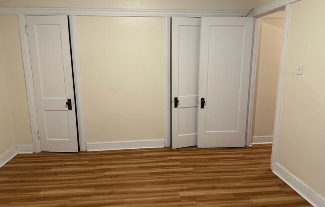 2 beds, 1 bath, 1,247 sqft, $2,000, Unit Old King Edward 18