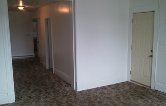 2 beds, 1 bath, 800 sqft, $700, Unit A