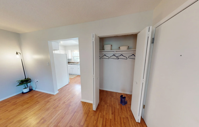 2 beds, 1 bath, 838 sqft, $1,899, Unit 9