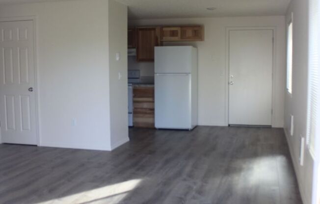 2 beds, 1 bath, 832 sqft, $1,650, Unit .