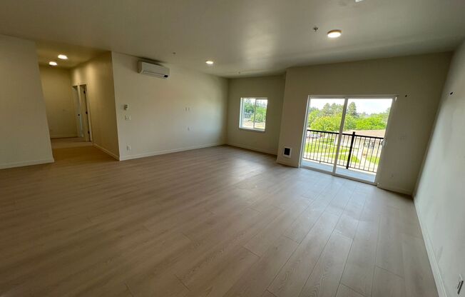 2 beds, 2 baths, 1,070 sqft, $2,025, Unit 306