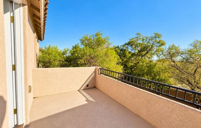3 beds, 2.5 baths, $2,250