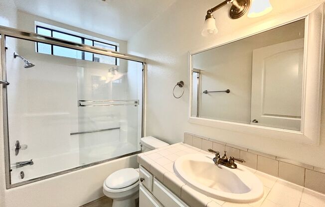 2 beds, 2 baths, $2,995, Unit 109