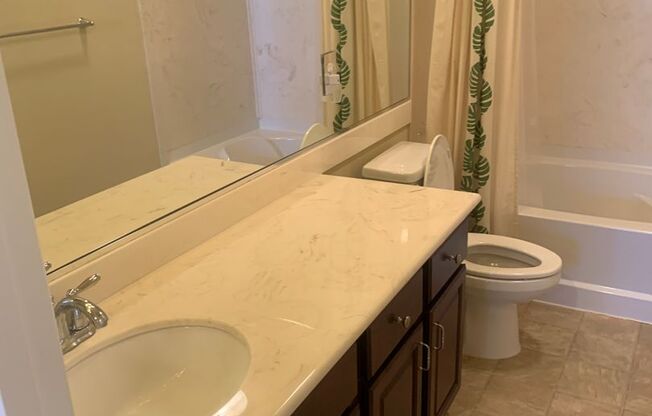 5 beds, 3.5 baths, $2,895