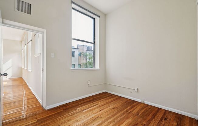 1 bed, 1 bath, 410 sqft, $1,925, Unit 304