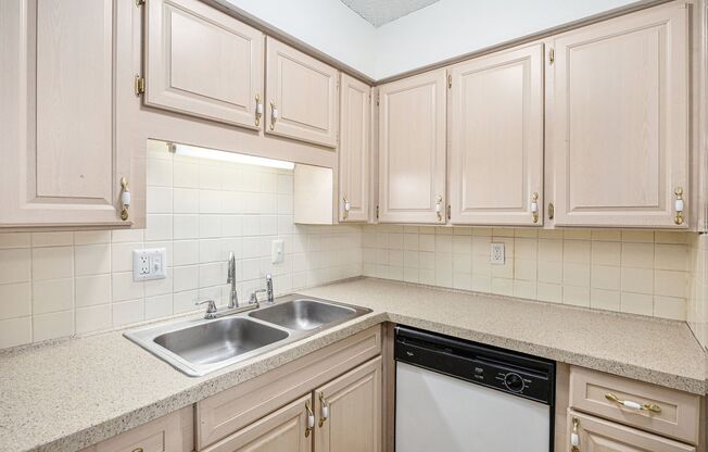 2 beds, 1.5 baths, 1,060 sqft, $1,255, Unit 7050 Unit #229