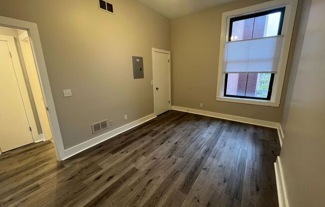 2 beds, 1 bath, 750 sqft, $1,075, Unit 3107-04