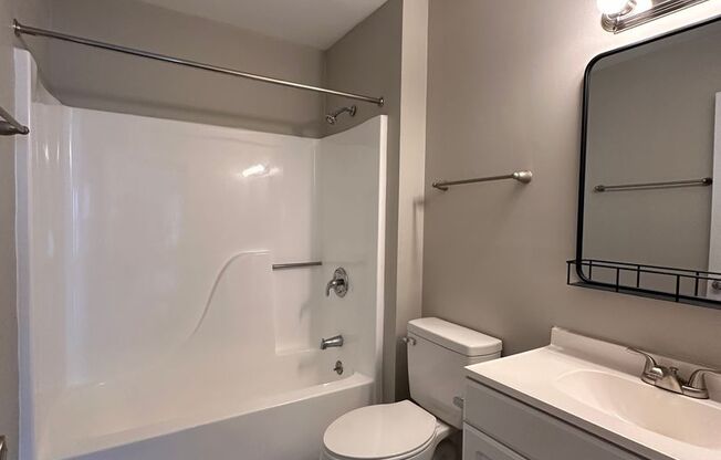 2 beds, 1 bath, 750 sqft, $1,235, Unit South - 130s