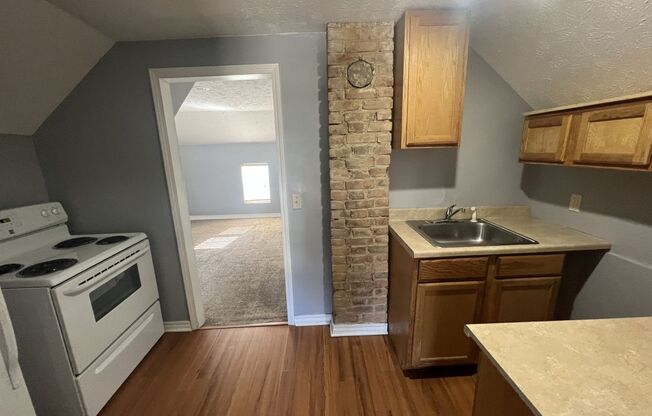 1 bed, 1 bath, $650, Unit 904 S Pennsylvania - C