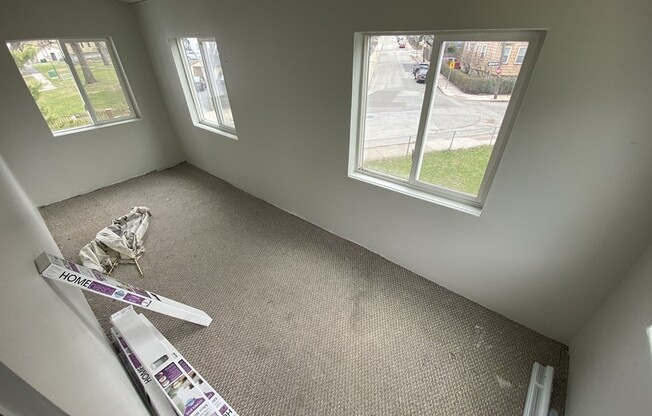 3 beds, 1 bath, $2,600, Unit 2