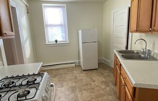 1 bed, 1 bath, 500 sqft, $910, Unit 23B