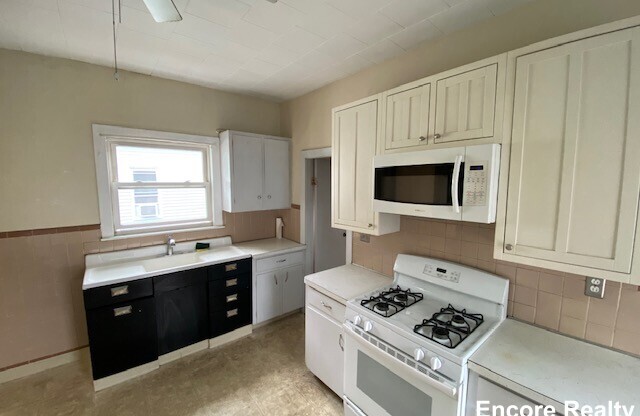 11 Clarendon Ave # 2